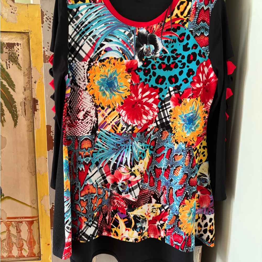 Multicolor Floral & Animal-Print Long Sleeve Tunic - Black Sleeves